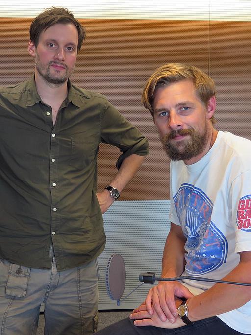 Mark Tavassol (links) und Klaas Heufer-Umlauf (rechts) von der Indiepopband Gloria.