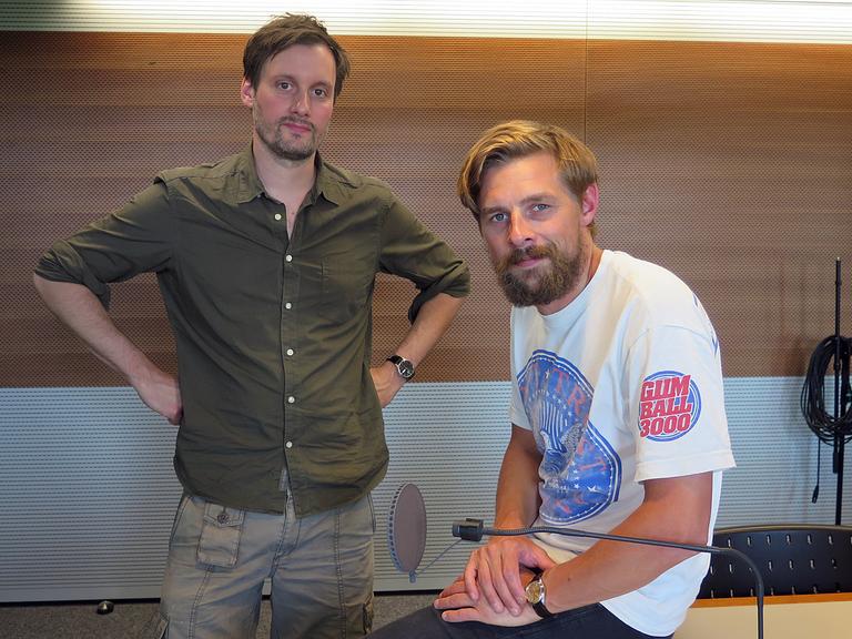 Mark Tavassol (links) und Klaas Heufer-Umlauf (rechts) von der Indiepopband Gloria.