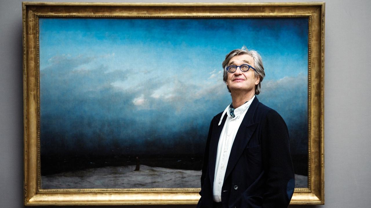 Am Mikrofon Der Regisseur Und Fotograf Wim Wenders