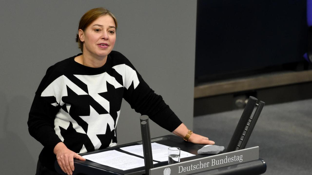 Yvonne Magwas (CDU/CSU) spricht zu den Abgeordneten im Bundestag.
