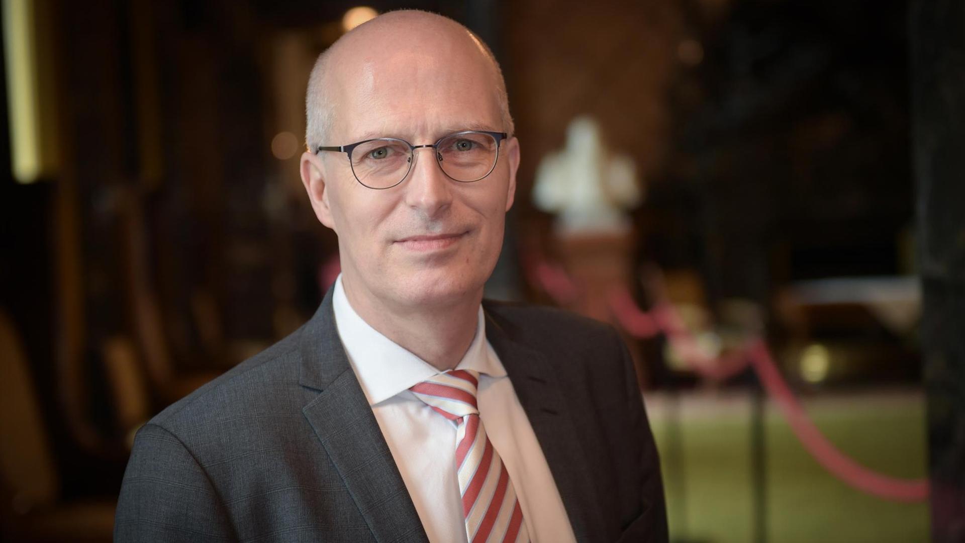 Der neue Hamburger Bürgermeister Peter Tschentscher (SPD) im Rathaus.