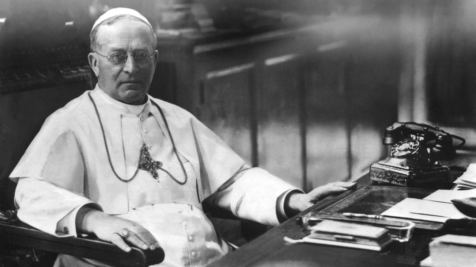Der am 31. Mai 1857 als Achille Ratti geborene Papst Pius XI. in einer zeitgenössischen Aufnahme. Er starb am 10. Februar 1949.