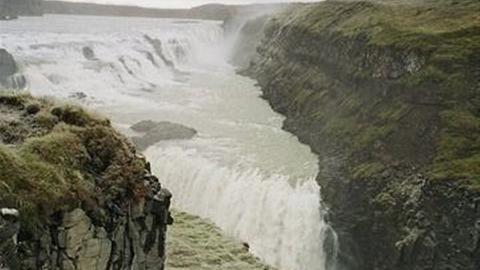Gullfoss, einer der schönsten Wasserfälle in Island.