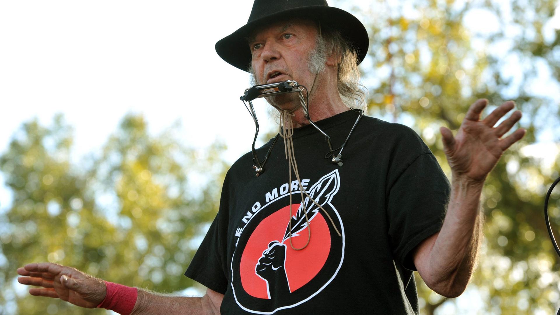 Neil Young bei einem Auftritt im September 2014.