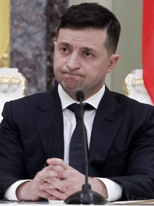 Der ukrainische Präsident Wolodymyr Selenskyj bei einer Pressekonferenz im Februar 2020 in Kiev