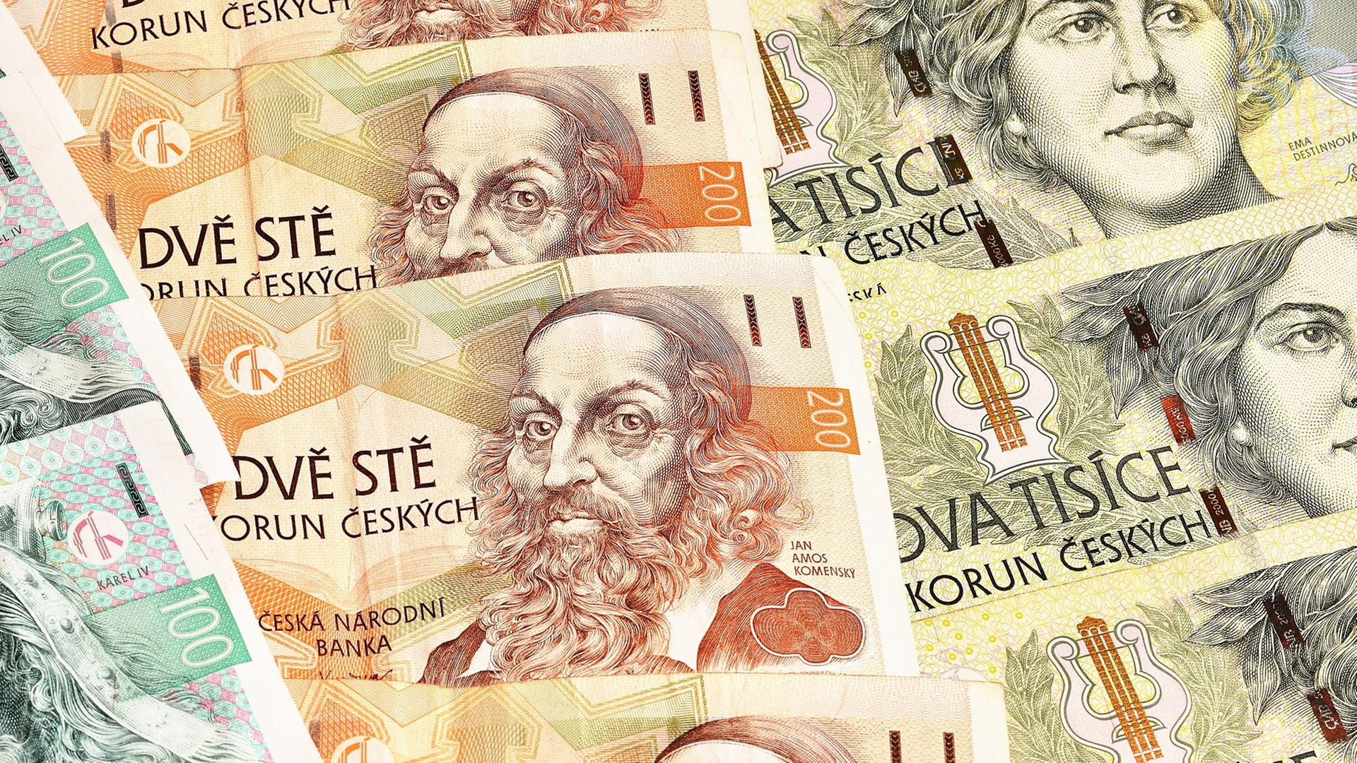 Scheine der tschechischen Währung, der Krone