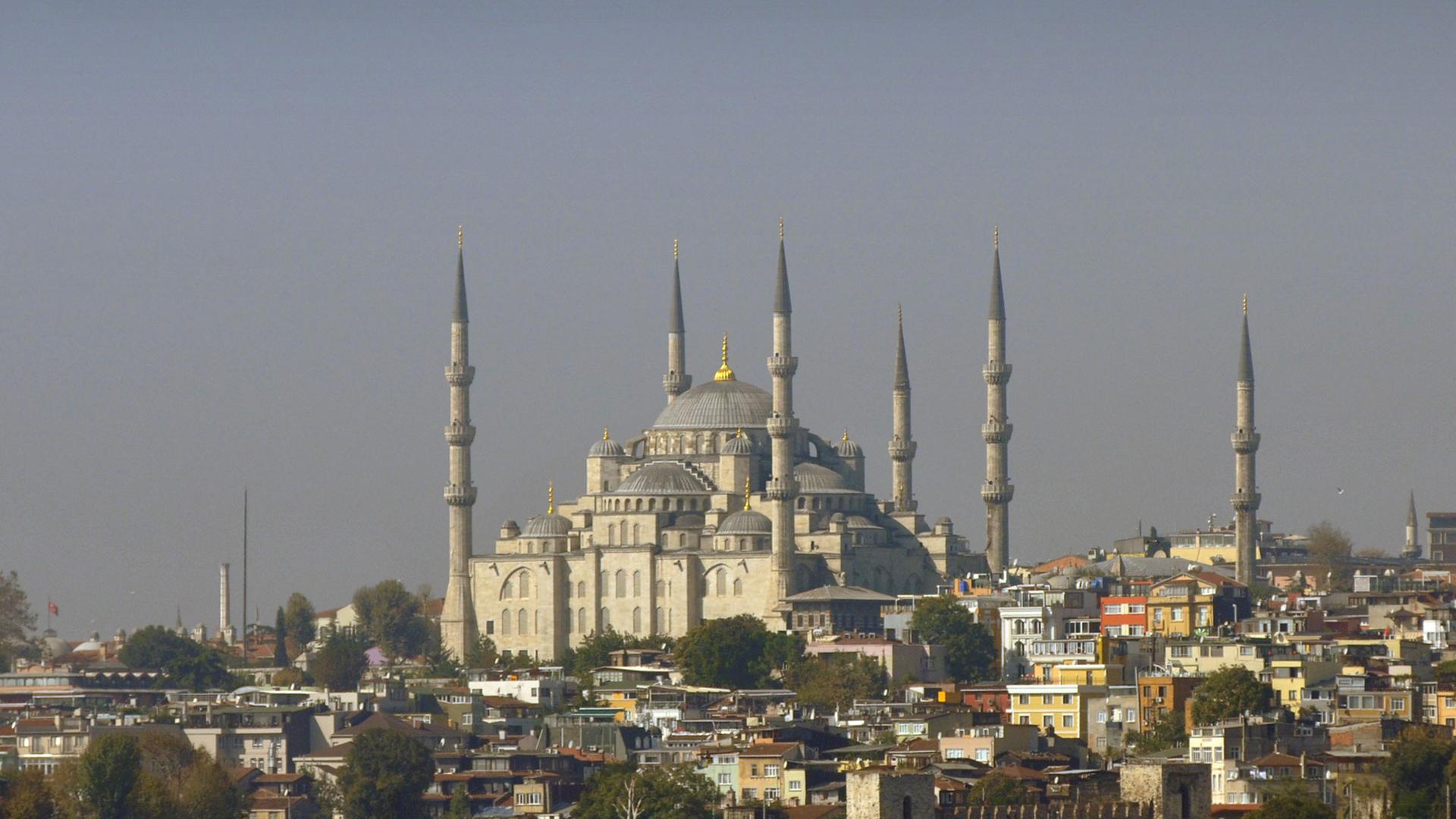 Die Sultan Ahmet-Moschee im europäischen Teil von Istanbul.