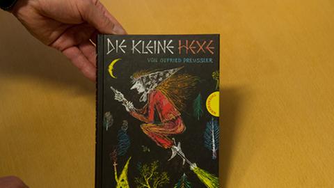 Präsentation des Kinderbuchs "Die kleine Hexe" von Otfried Preußler. Der Thienemann Verlag kündigte an, den Begriff "Negerlein" in einer Neuausgabe zu ersetzen.