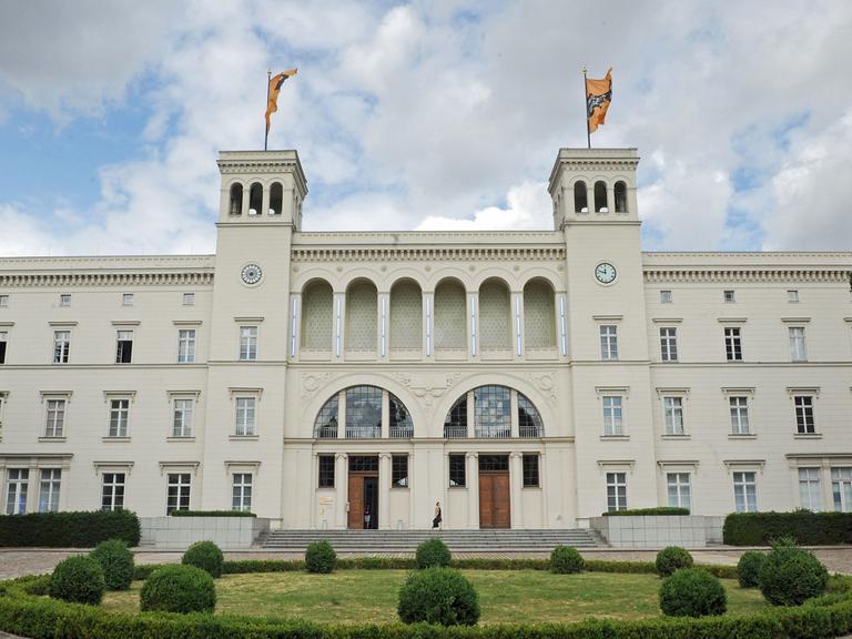 Das Museum Hamburger Bahnhof in Berlin in der Frontansicht. Hier ist bis Ende August die Ausstellung "Hello World" zu sehen