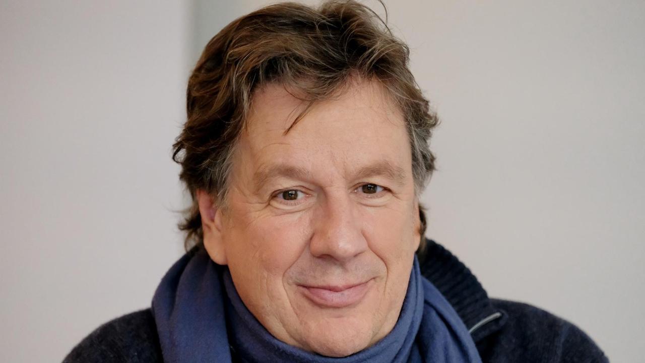 17.12.2018, Sachsen, Leipzig: Jörg Kachelmann, aufgenommen beim Interview zur Talkshow "Riverboat" des Mitteldeutschen Rundfunks (MDR). Gemeinsam mit Kollegin Fisher moderiert Kachelmann "Riverboat" künftig wöchentlich, die erste gemeinsame Sendung wird am 04.01.2019 ausgestrahlt. Foto: Sebastian Willnow/dpa-Zentralbild/dpa | Verwendung weltweit 17.12.2018, Sachsen, Leipzig: Jörg Kachelmann, aufgenommen beim Interview zur Talkshow "Riverboat" des Mitteldeutschen Rundfunks (MDR). Gemeinsam mit Kollegin Fisher moderiert Kachelmann "Riverboat" künftig wöchentlich, die erste gemeinsame Sendung wird am 04.01.2019 ausgestrahlt. Foto: Sebastian Willnow/dpa-Zentralbild/dpa | Verwendung weltweit