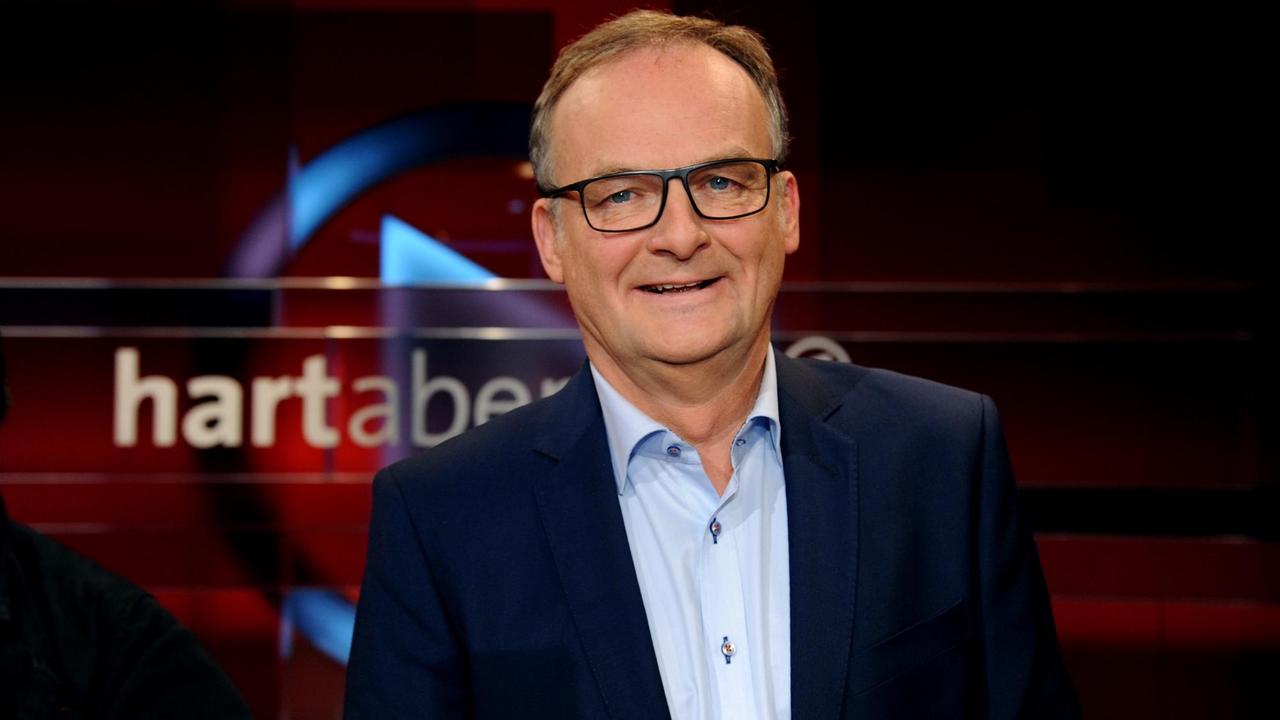 Der Moderator Frank Plasberg in der ARD-Talkshow "Hart aber Fair" im Januar 2018 in Köln.
