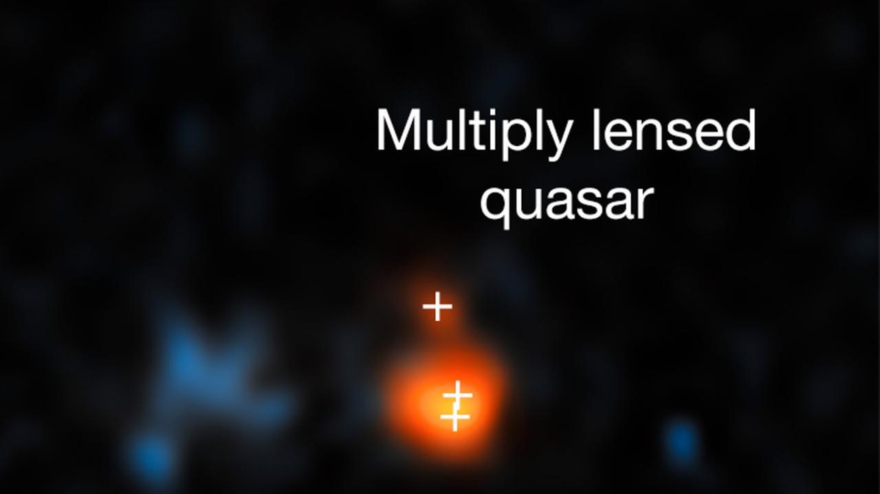 : Durch die Schwerkraft der Vordergrundgalaxie (links, bläulich) sind mehrere erheblich verstärkte Bilder des fernen Quasars (rechts, rötlich) am Himmel zu sehen