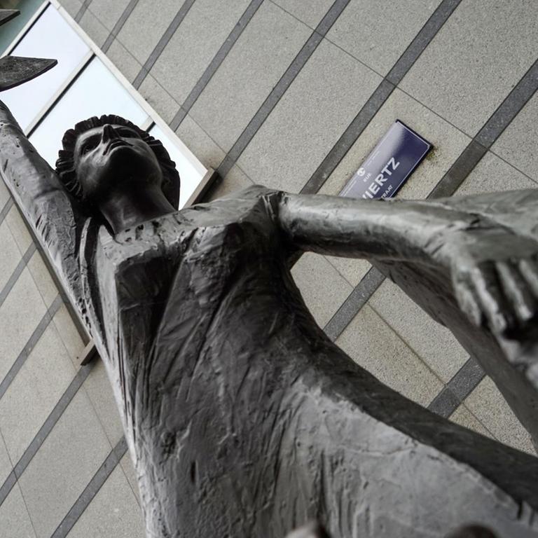 Statue der "Europa" vor dem Europaparlament in Brüssel.
