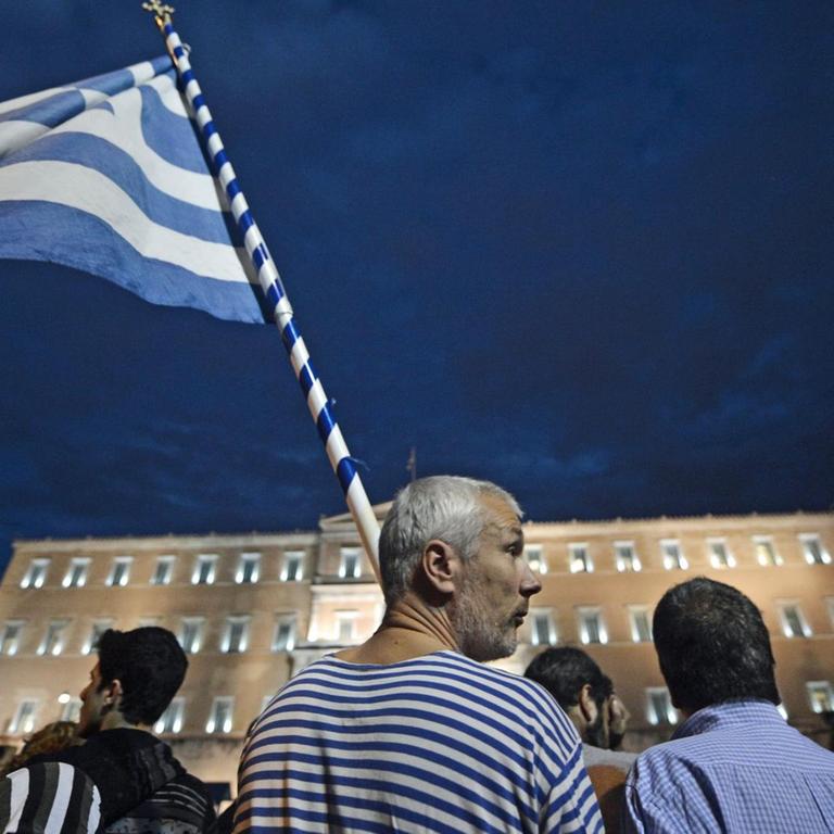 Demonstranten auf dem Syntagma-Platz vor dem griechischen Parlament in Athen während eines Generalstreiks im November 2012