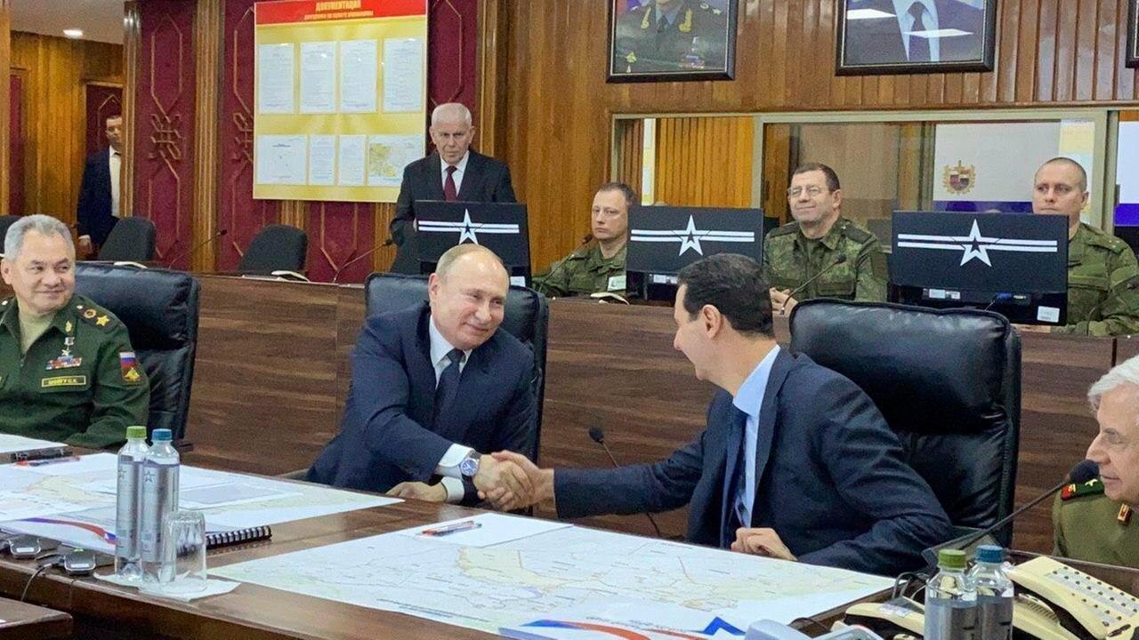 Der russische Präsident Putin trifft sich mit dem syrischen Staatschef Assad in Damaskus zu Gesprächen.