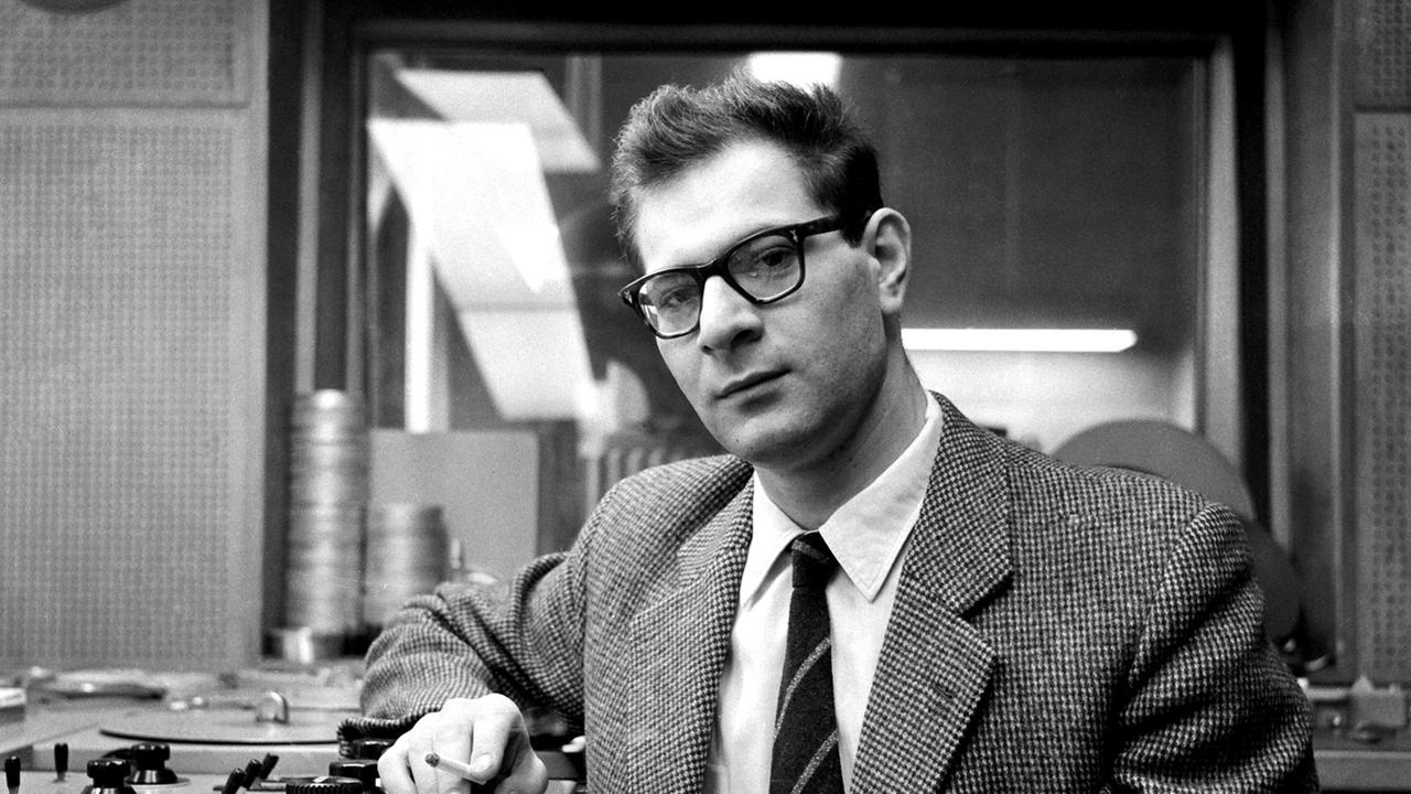 Der Autor und Regisseur Mauricio Kagel im elektronischen Studio des WDR im Jahre 1960