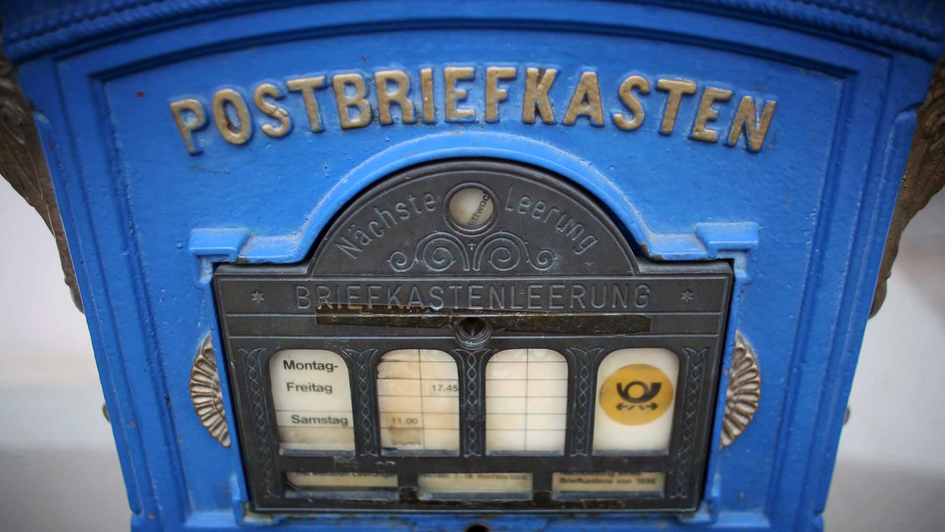 Nachbau eines historischen Briefkastens von 1896 in Idstein (Hessen).