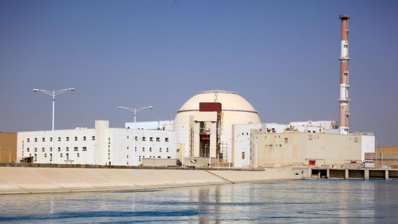 Blick auf das iranische Atomkraftwerk Buscher Blick auf das iranische Atomkraftwerk Buscher