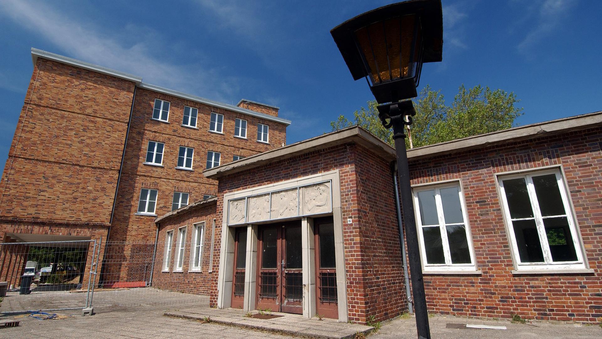 Blick auf die ehemalige Gewerkschaftsschule im brandenburgischen Bernau
