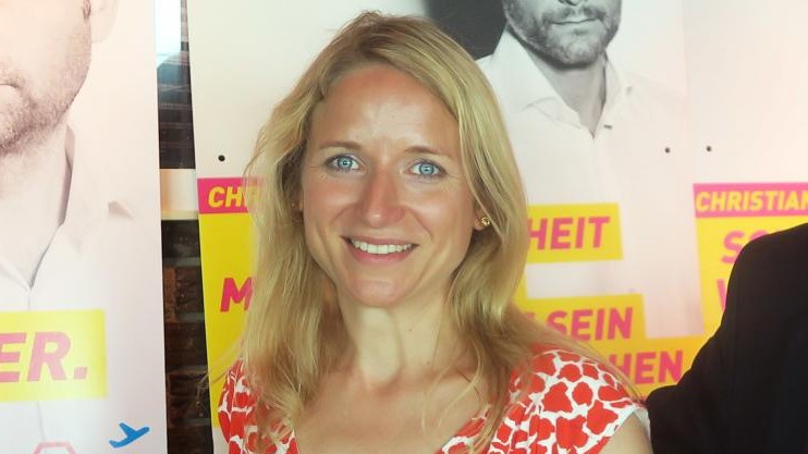 Daniela Kluckert bei einer Plakataktion der FDP im Juli 2017