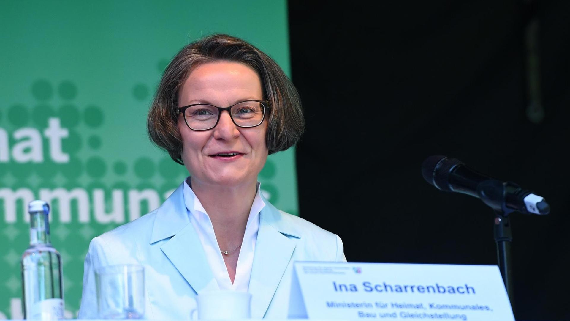 Pressegespräch mit Ministerin Ina Scharrenbach, CDU, Ministerin für Heimat, Kommunales, Bau und Gleichstellung des Landes NRW Pressegespräch mit Ministerin Ina Scharrenbach, CDU, Ministerin für Heimat, Kommunales, Bau und Gleichstellung des Landes NRW