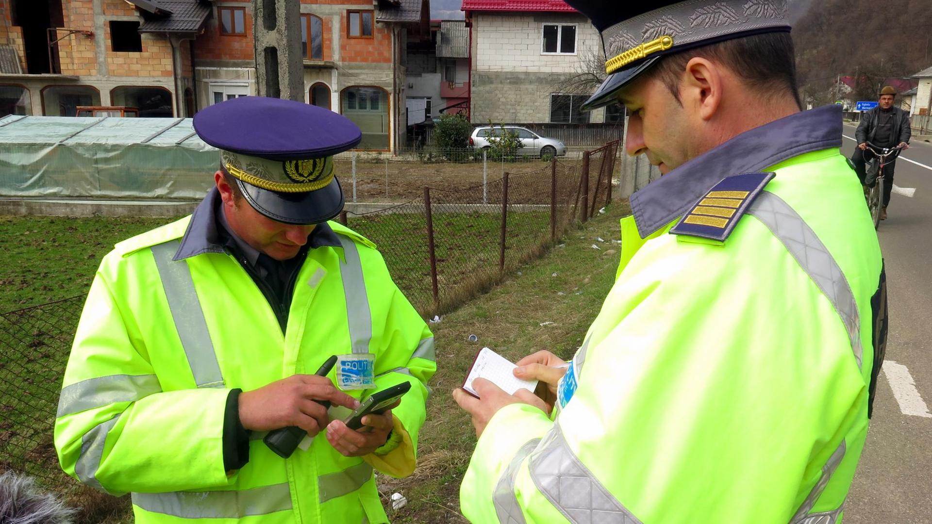 Polizisten an der rumänisch-ukrainischen Grenze