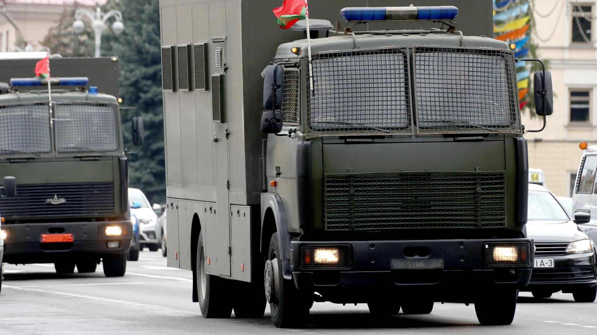 Die Polizei bringt sich in Minsk in Stellung.