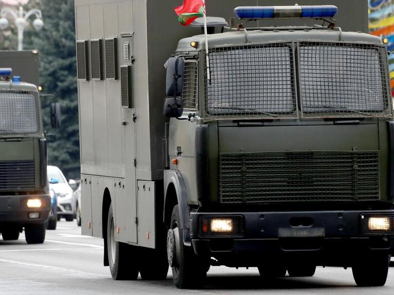 Die Polizei bringt sich in Minsk in Stellung.