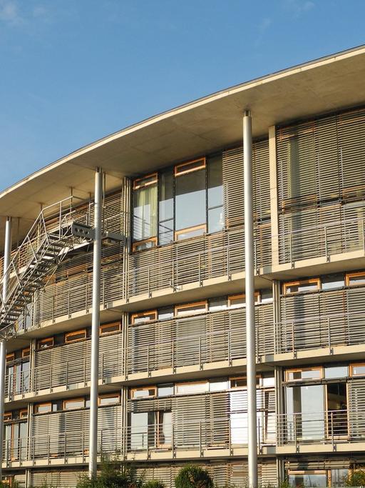 Die Deutsche Zentralbibliothek für Wirtschaftswissenschaften (ZBW) 2014 des Kieler Instituts für Weltwirtschaft, aufgenommen am 23.10.2014 in Kiel (Schleswig-Holstein). Die Einrichtung wurde als Bibliothek des Jahres ausgezeichnet.