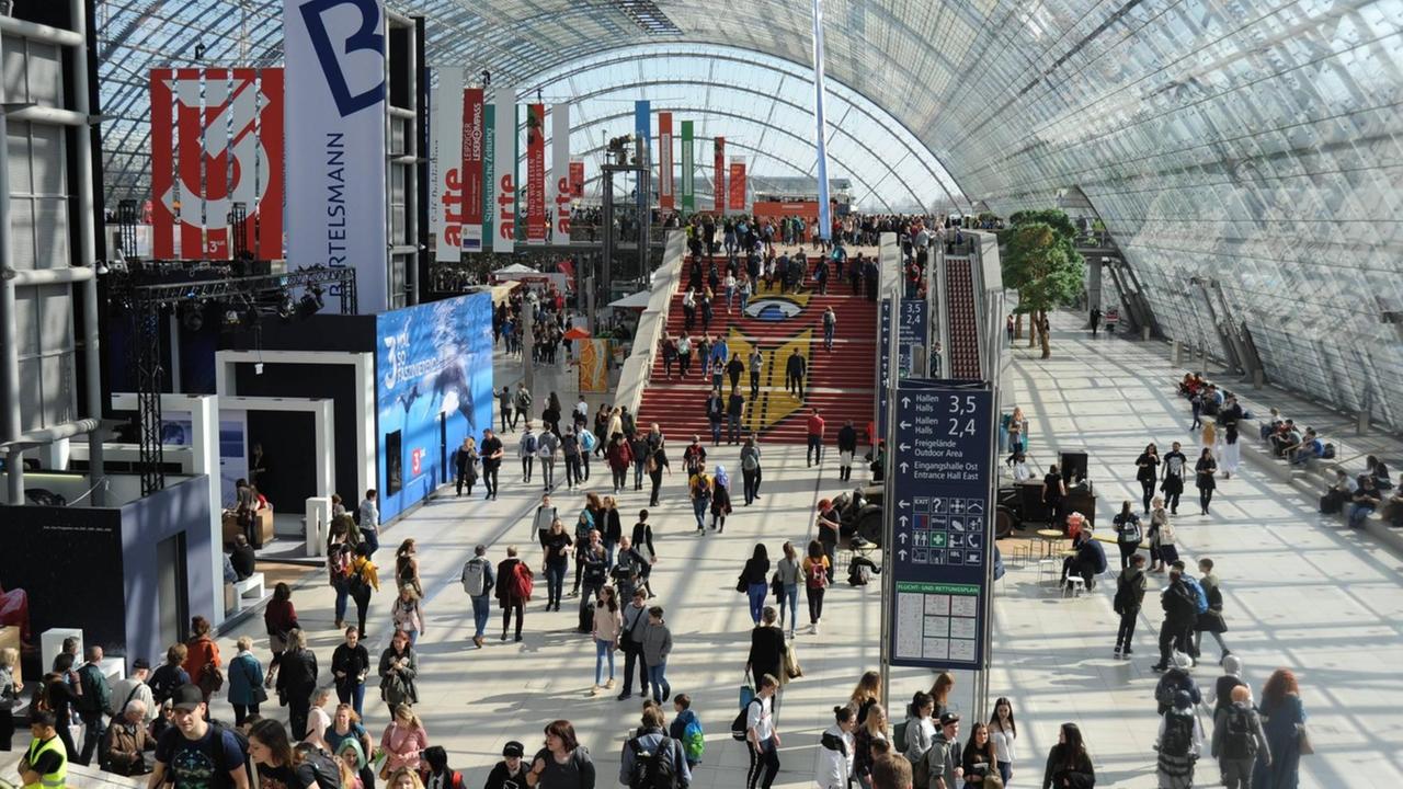 Besucher auf der Leipziger Buchmesse 2019.