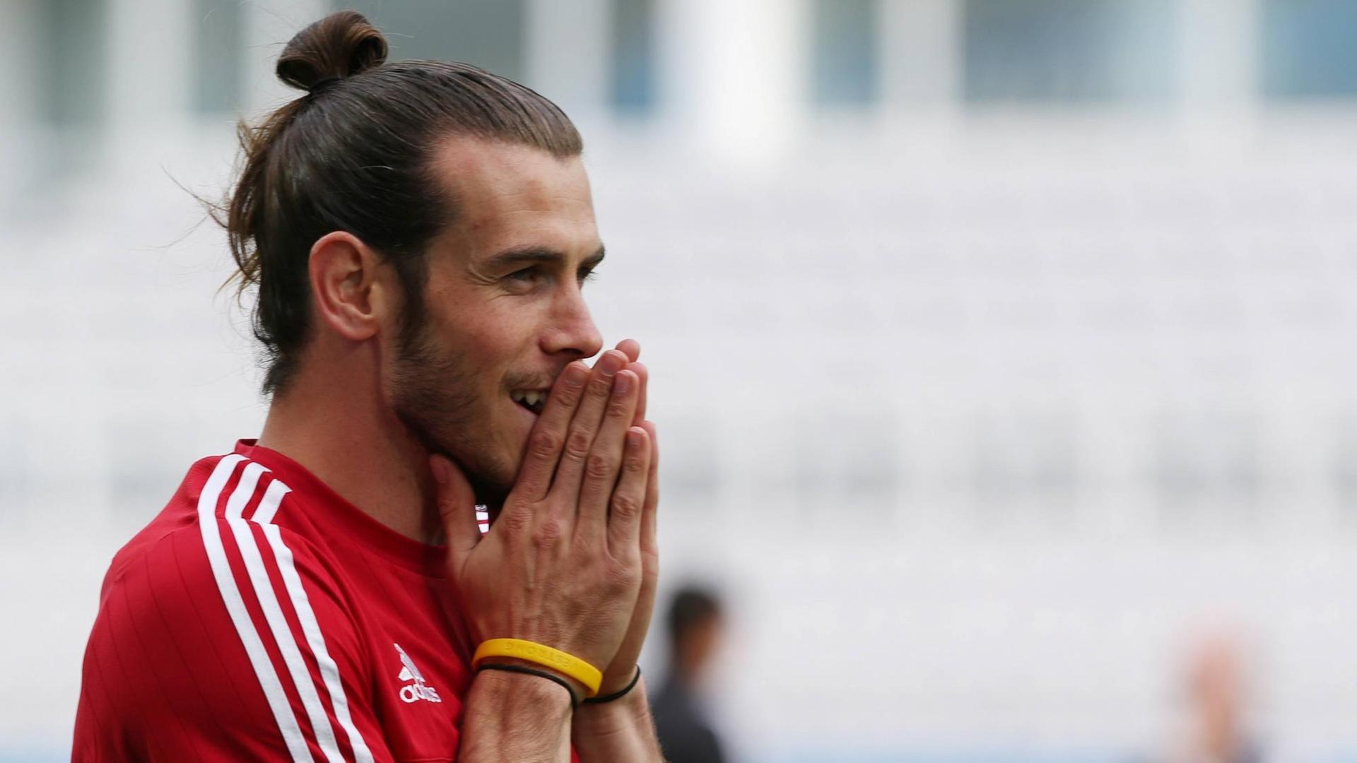 Der walisische Fußballspieler Gareth Bale beim Training in Lens.