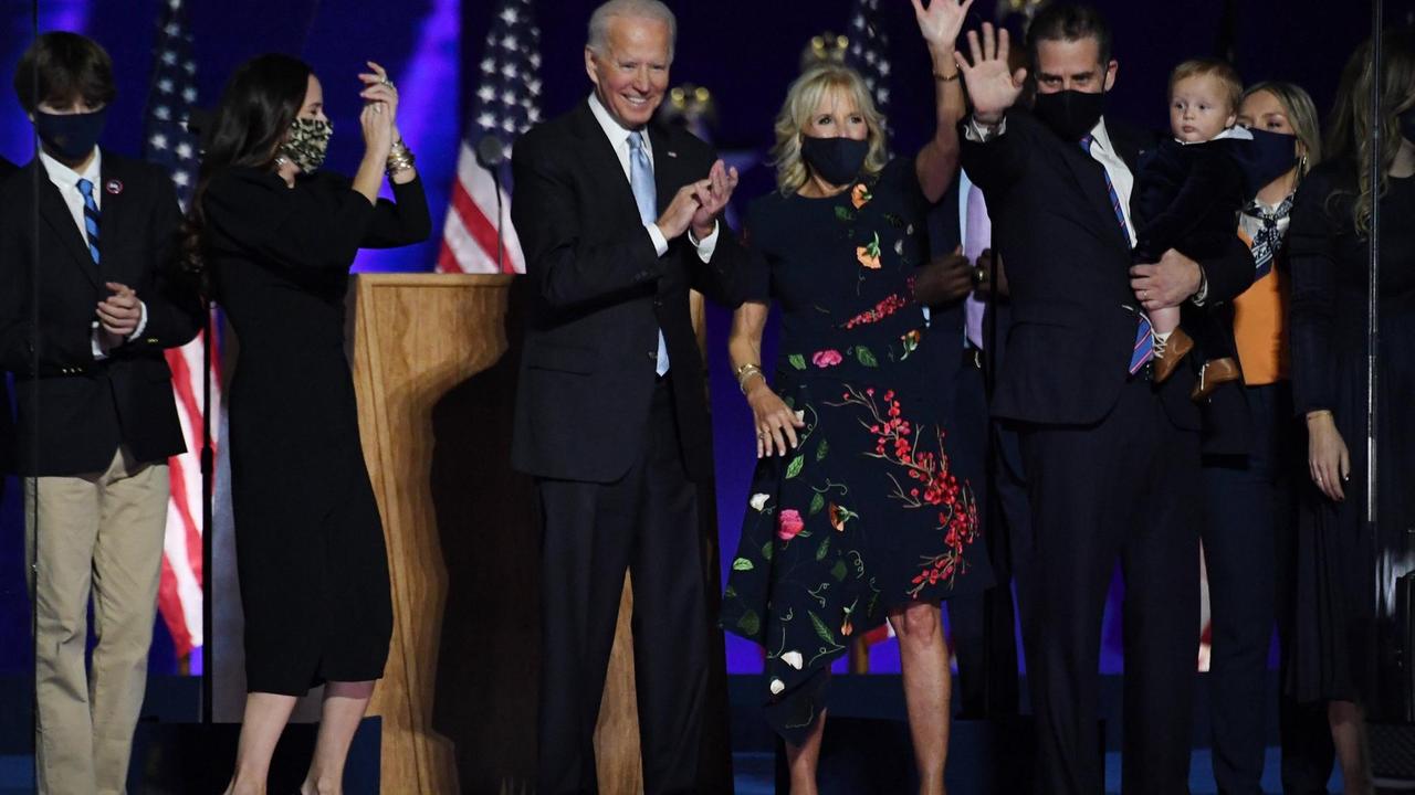 Joe Biden feiert gemeinsam mit seiner Familie den Sieg über Donald Trump bei der Präsidentschaftswahl 2020 