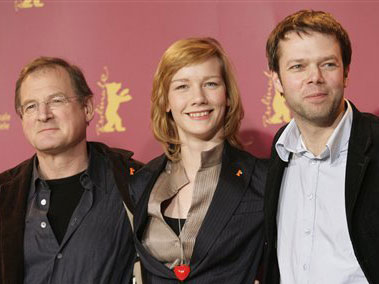 Die Schauspieler Burghart Klaußner, Sandra Hüller und der Regisseur Hans-Christian Schmid, von links, stellten den Film "Requiem" vor.