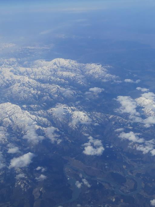 Blick aus dem Flugzeug: die Japanischen Alpen.