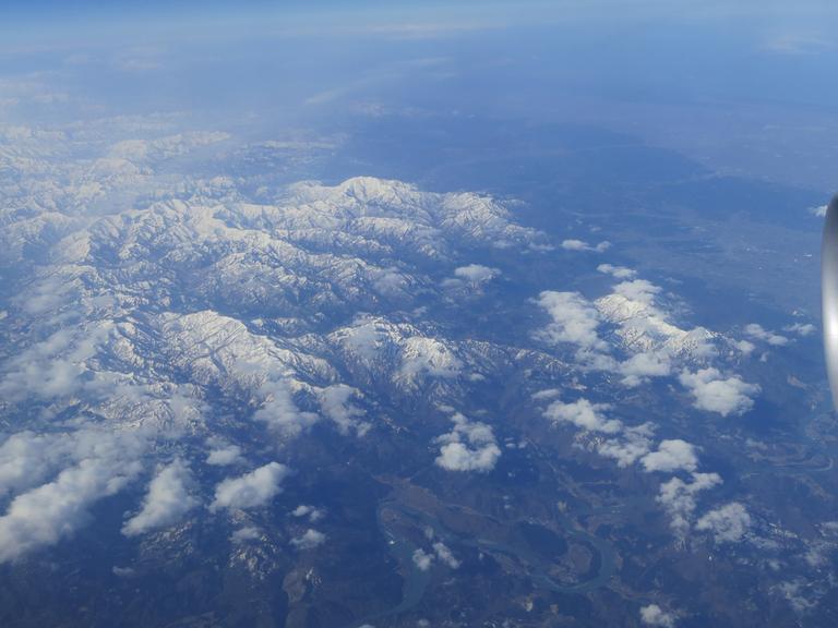Blick aus dem Flugzeug: die Japanischen Alpen.
