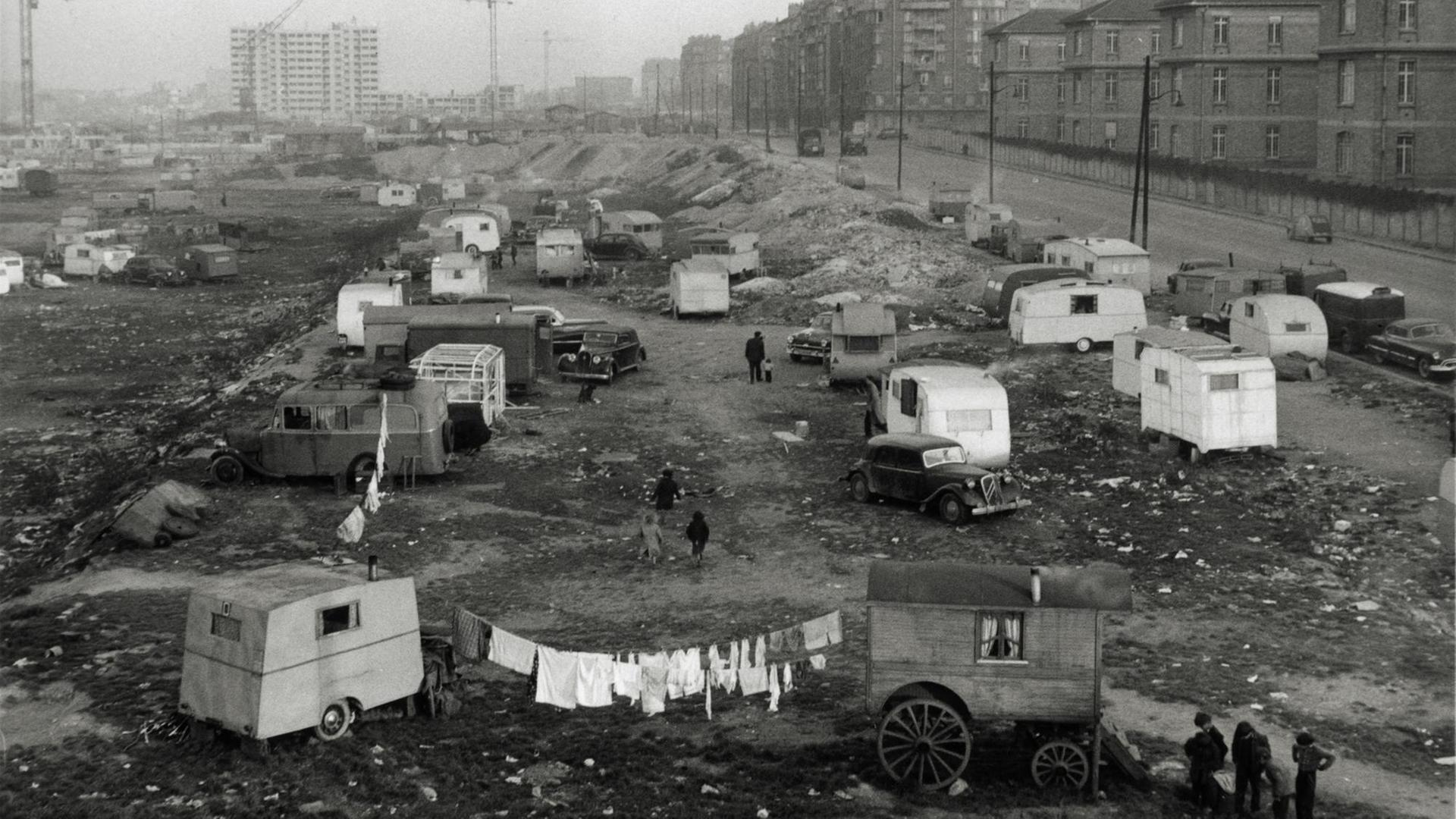 Sinti-und-Roma-Lager in den 50er-Jahren bei Paris