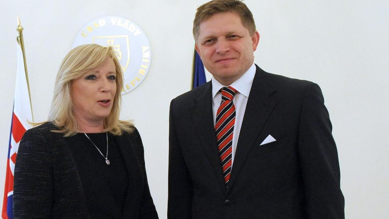 Die frühere slowakische Ministerpräsidentin Iveta Radicova und ihr Nachfolger Roberto Fico