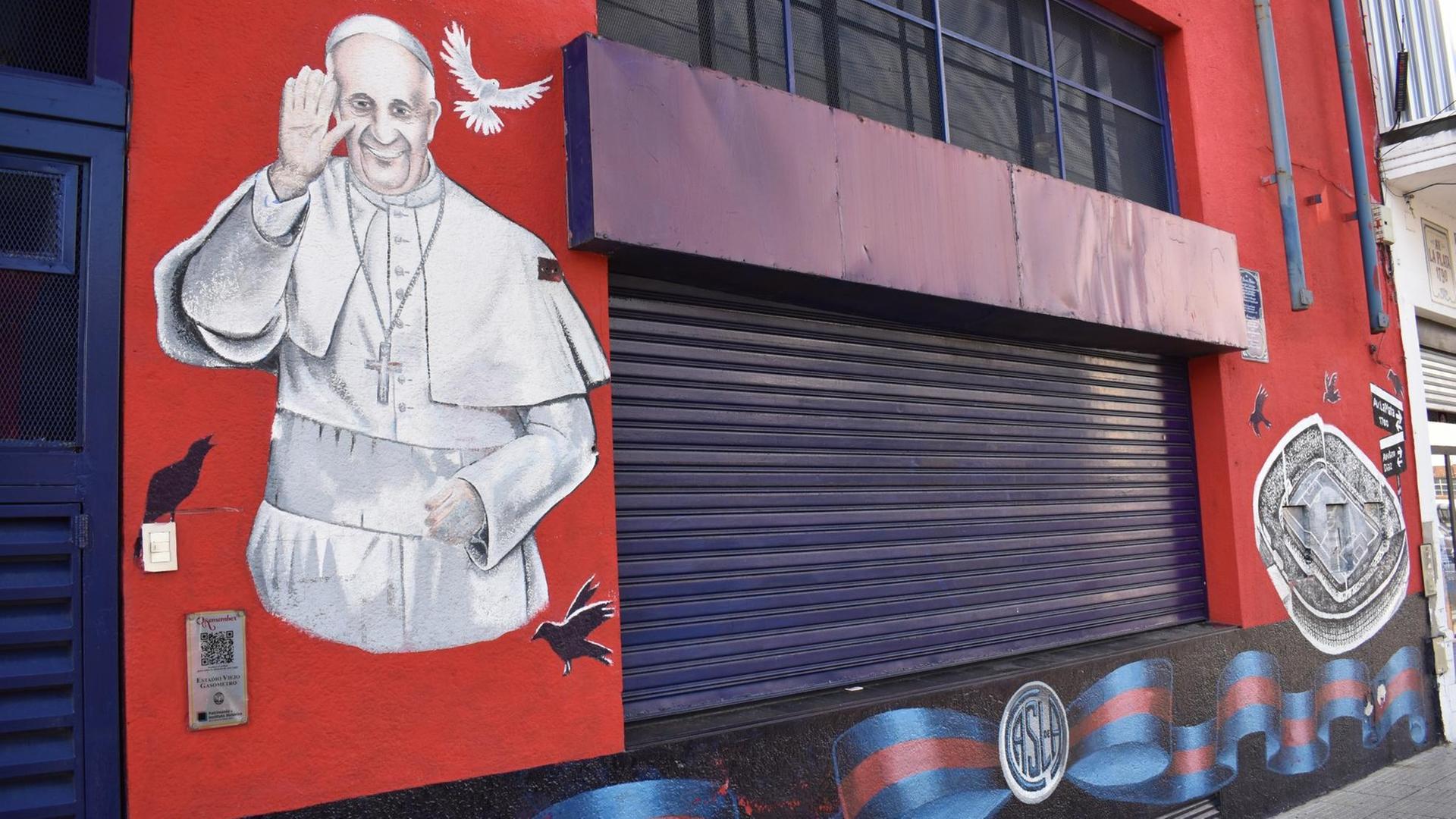 Einer der solidarischen Erstliga-Vereine ist der Club Atlético San Lorenzo, dessen prominentester Fan der argentinische Papst Franziskus ist. 2621079732_DSC_0044.JPG