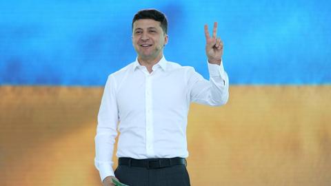 Präsident Wolodymyr Selenskyj bei einer Rede seiner Partei "Diener des Volkes".
