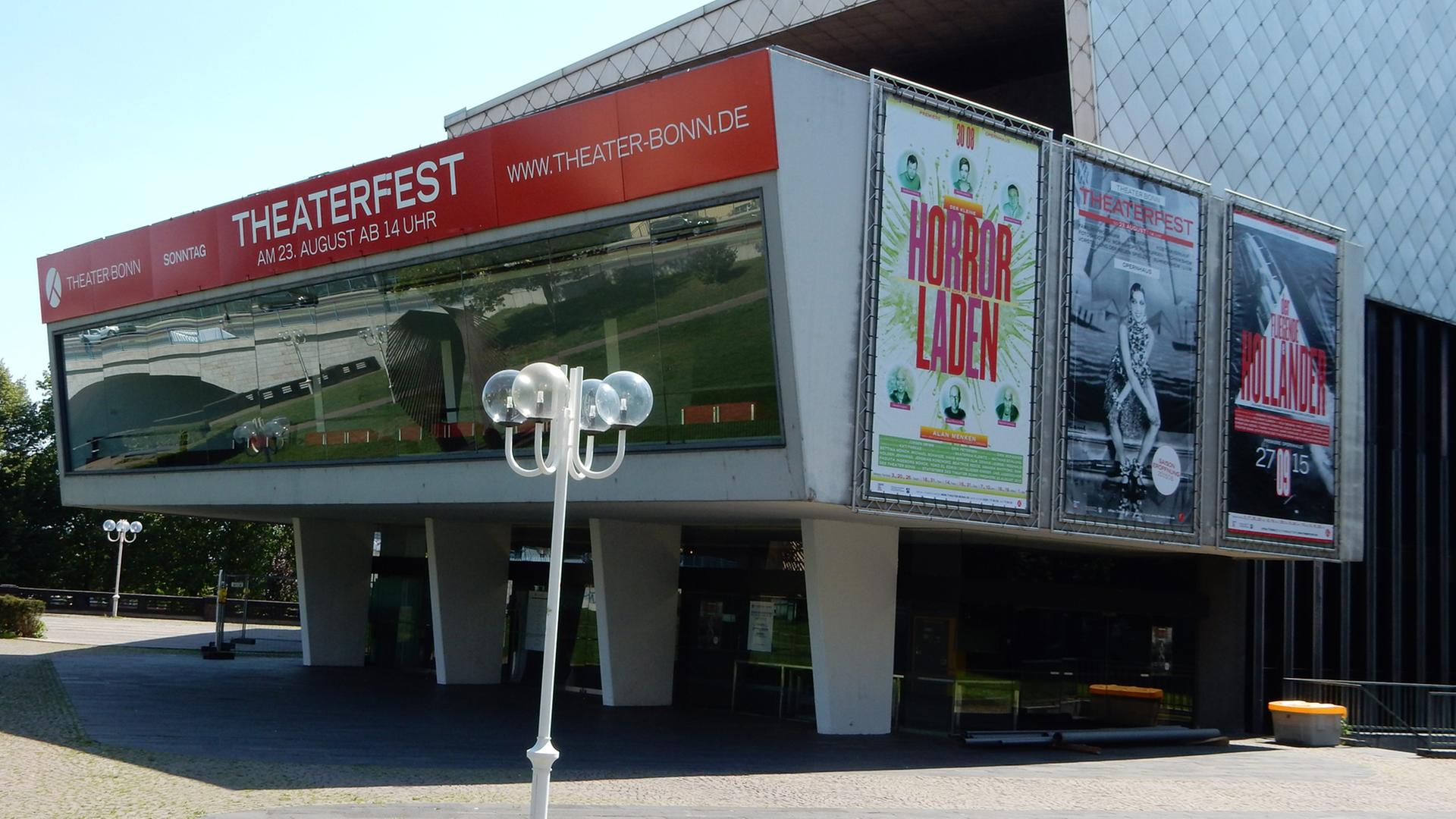 Das Opernhaus in Bonn wird auch für Theaterfeste genutzt.