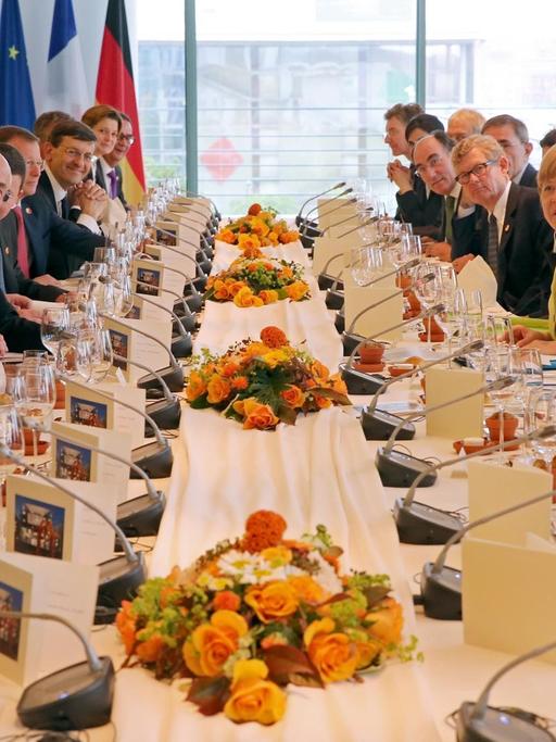 Bundeskanzlerin Angela Merkel bei einem Arbeitsessen mit Vertretern des European Round Table of Industrialists, einer Lobbyorganisation der Industrie in Brüssel