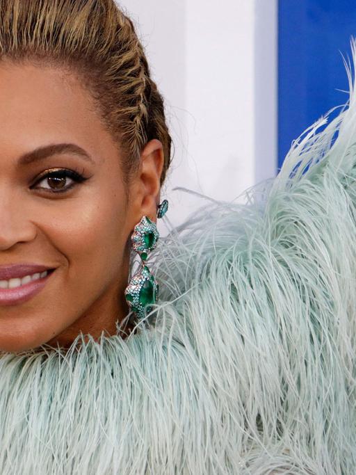 Ein Porträt von Pop-Queen Beyoncé auf dem Roten Teppich bei den MTV Music Awards