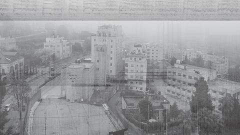 Fotoaufnahme vom Zentrum von Ramallah im Februar 2020 und darüber Spektogramme von Field Recordings in Palästina.