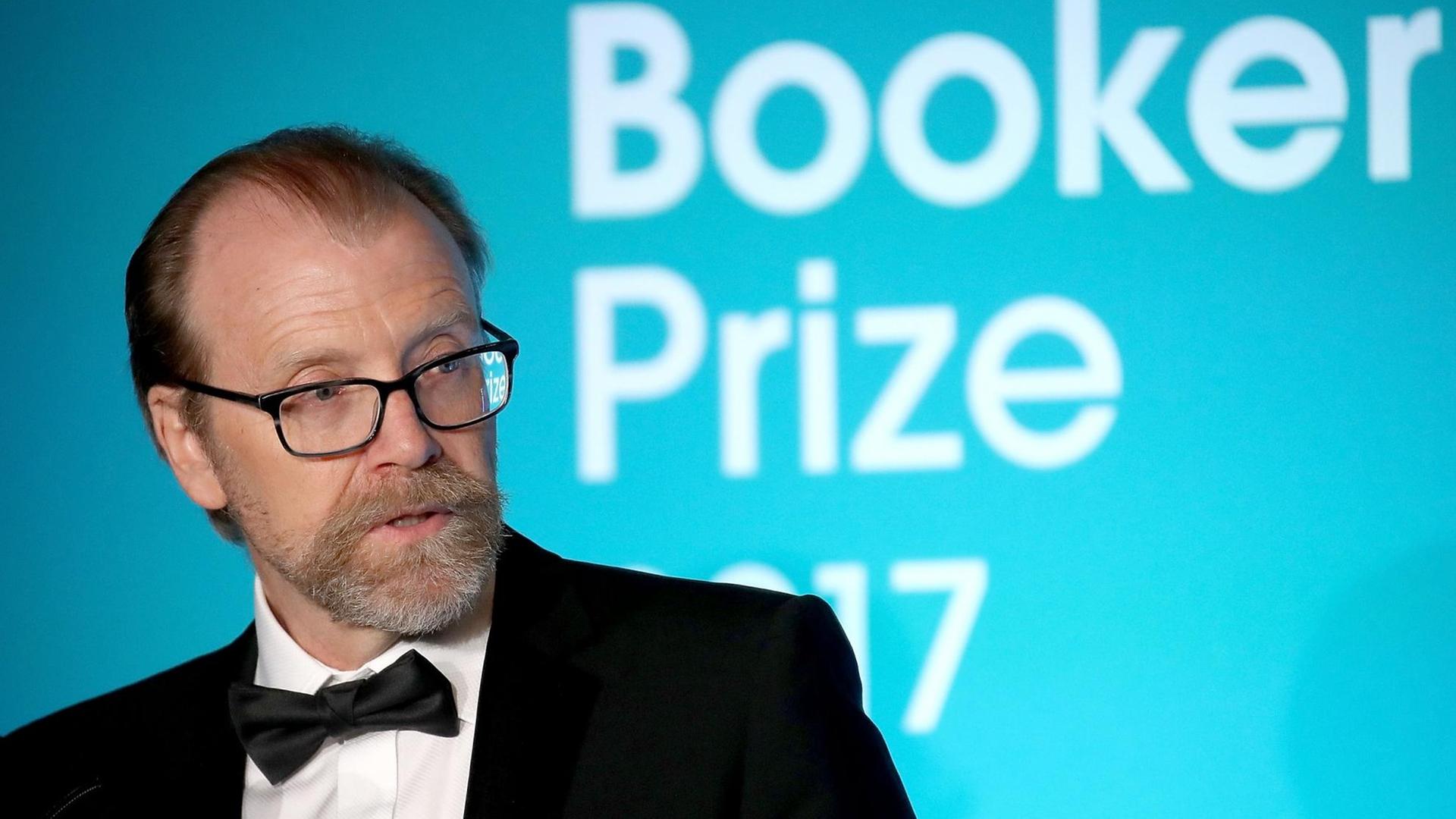 US-Autor George Saunders nach der Preisverleihung in London