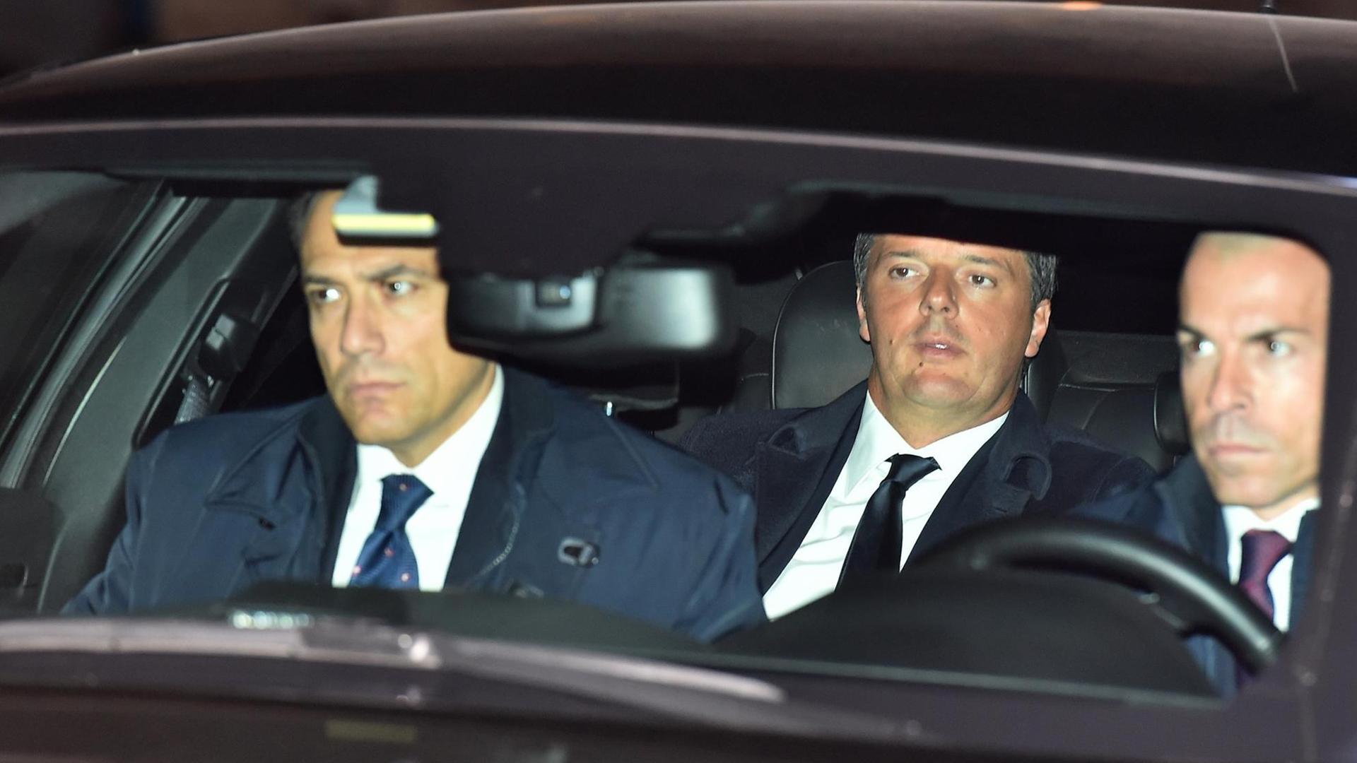 Italiens Regierungschef Matteo Renzi tritt zurück (07.12.2016).