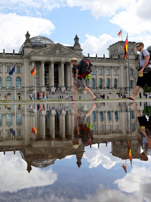 Das Berliner Reichstagsgebäude - hier im Sommer 2014.