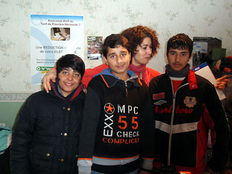 Drei Jungen, die allein aus Afghanistan geflohen sind