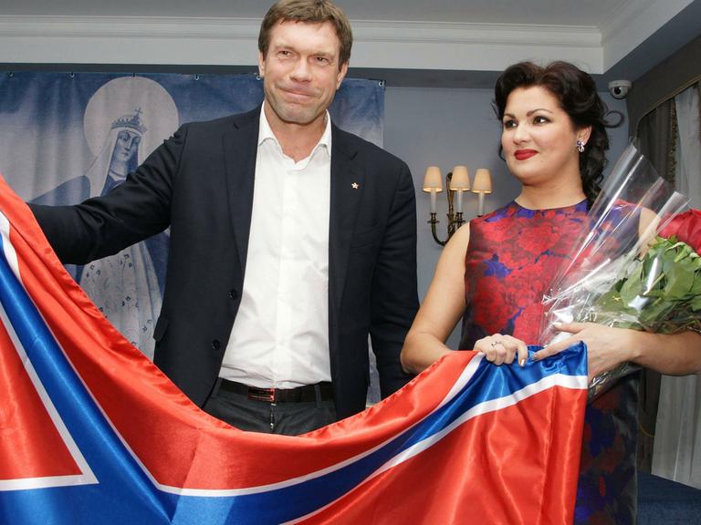 Anna Netrebko mit dem ostukrainischen Separatistenführer Oleg Zarjow