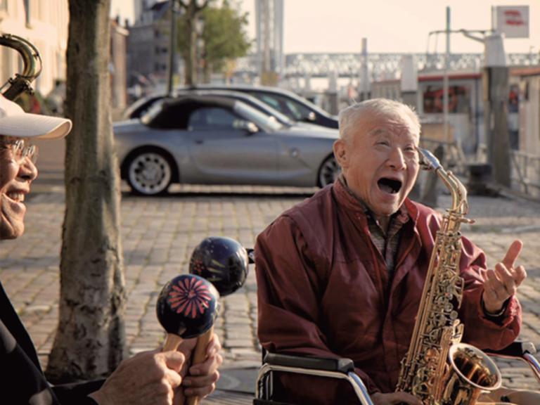 Lebensfreude und unbändige Energie: Die rüstigen Musiker gewinnen mit ihren Jazzinterpretationen die Herzen von jung und alt. © Neue Visionen Filmverleih