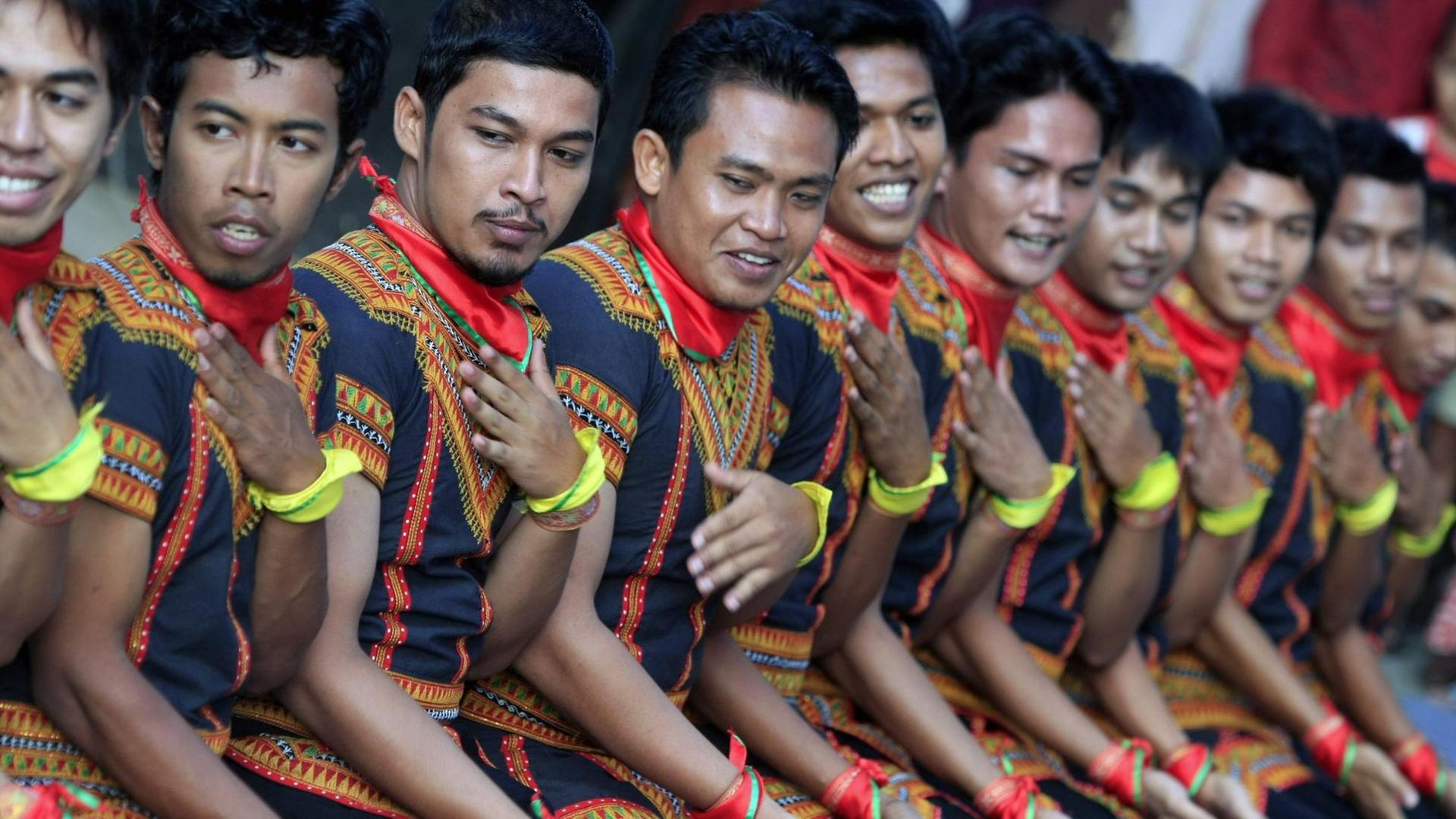 Tanz der Tausend Hände in Aceh/Indonesien